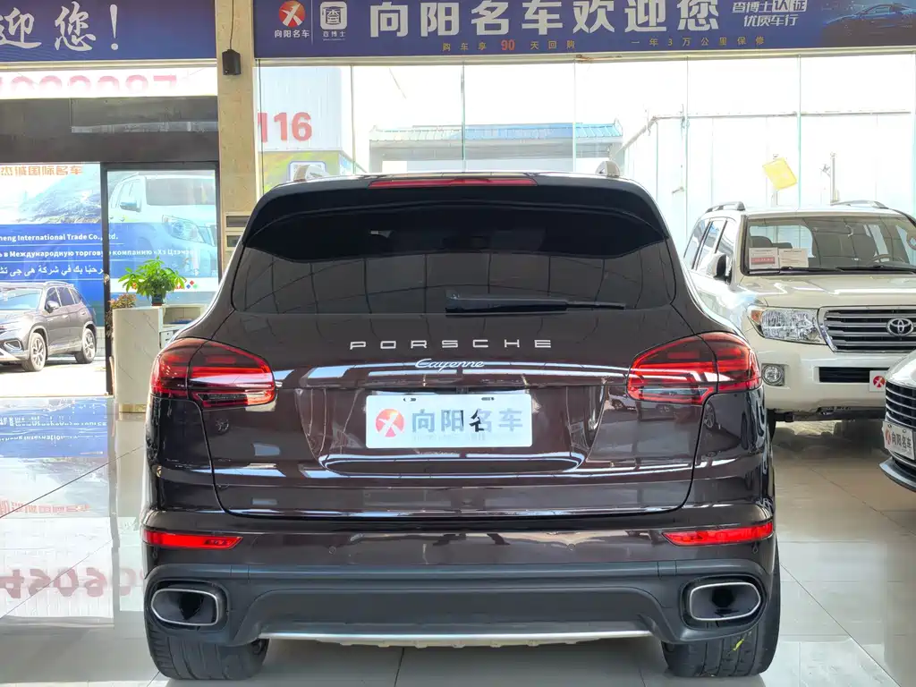 Porsche Cayenne — миниатюра 4