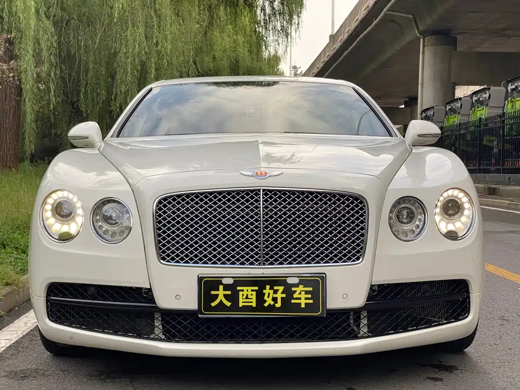 Bentley Flying Spur — миниатюра 2