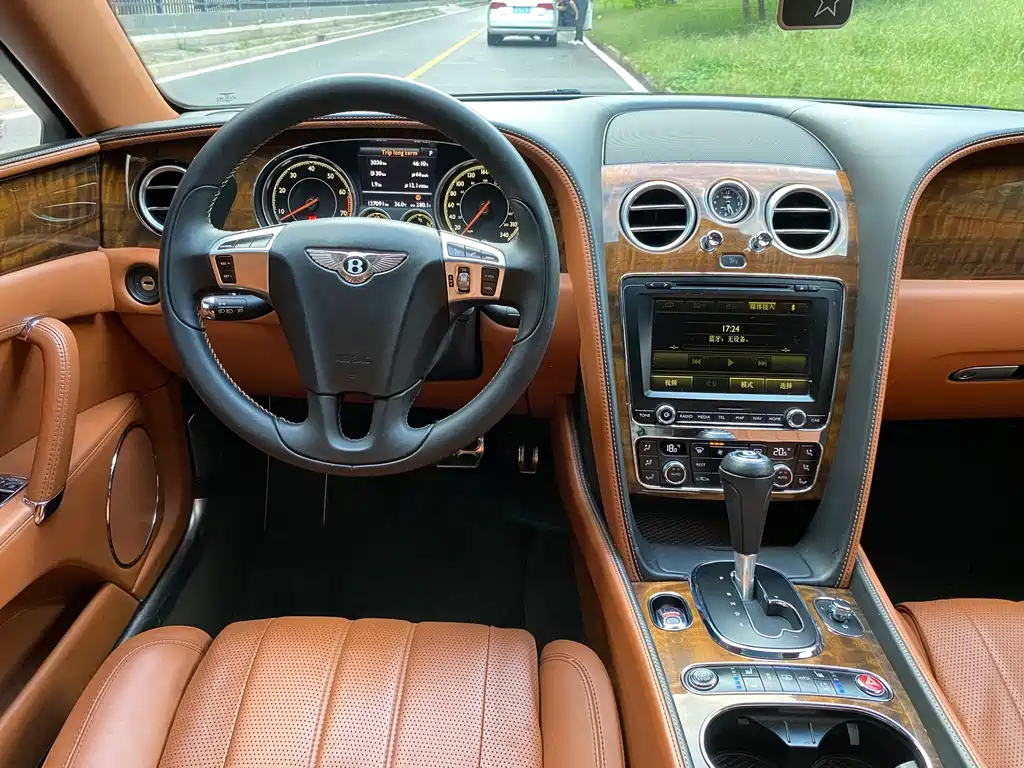 Bentley Flying Spur — миниатюра 14
