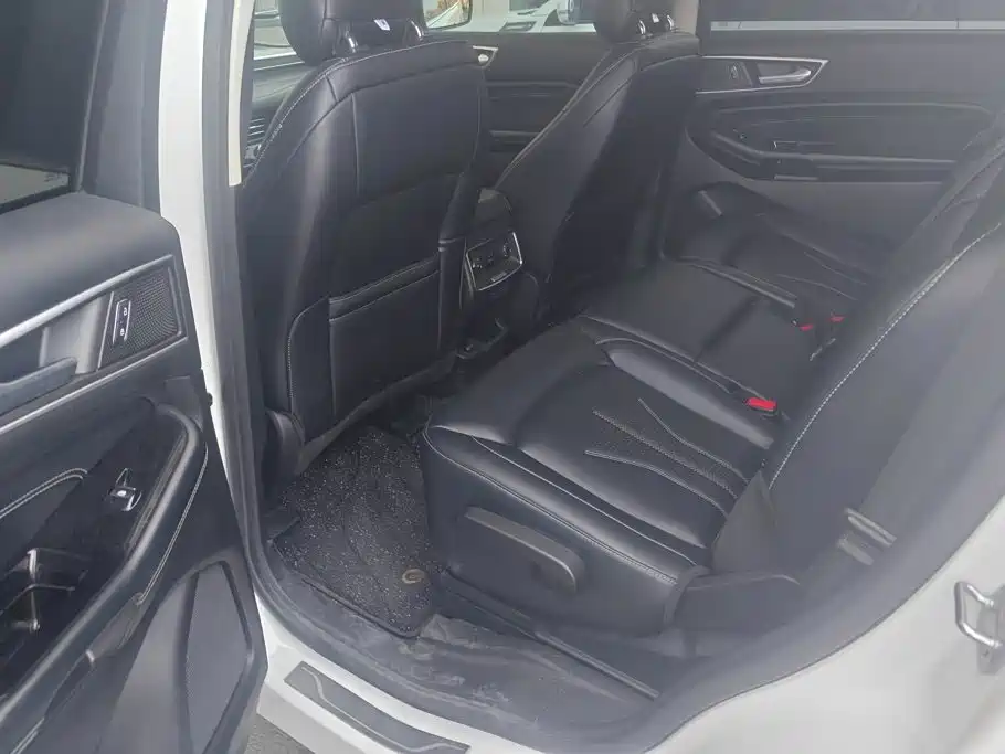 Ford Edge — миниатюра 11