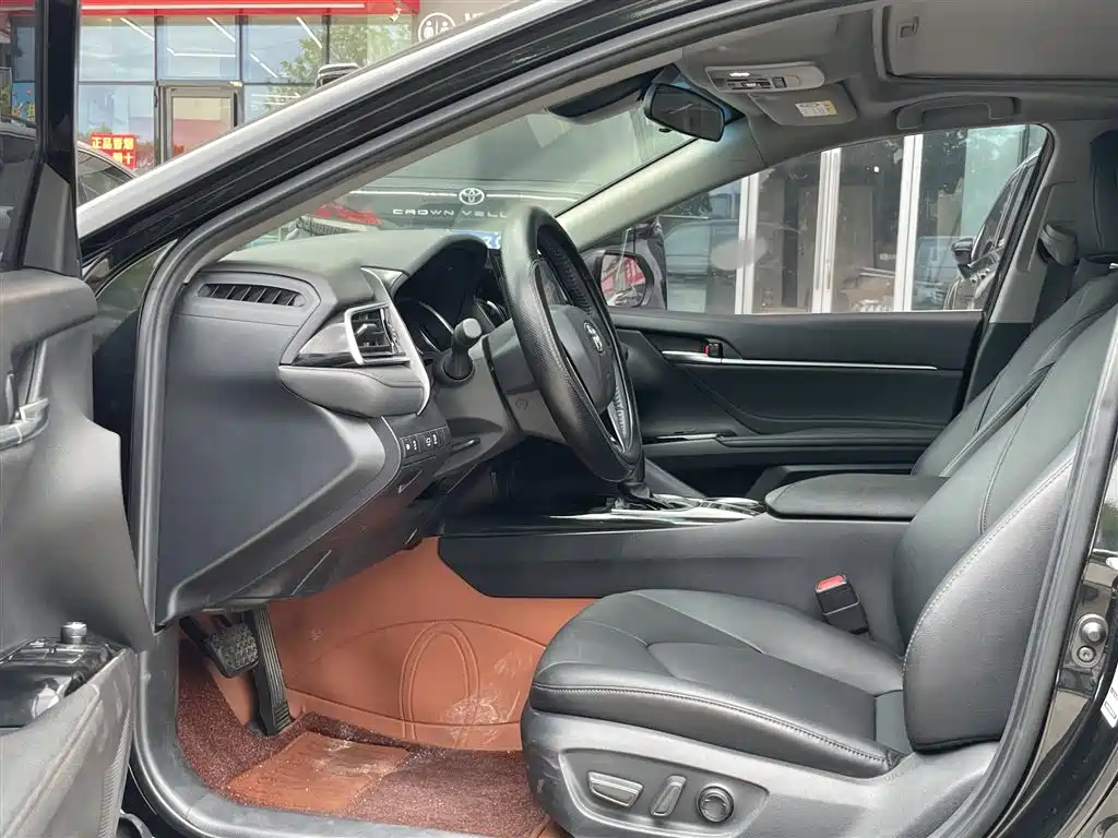 Toyota Camry — миниатюра 6