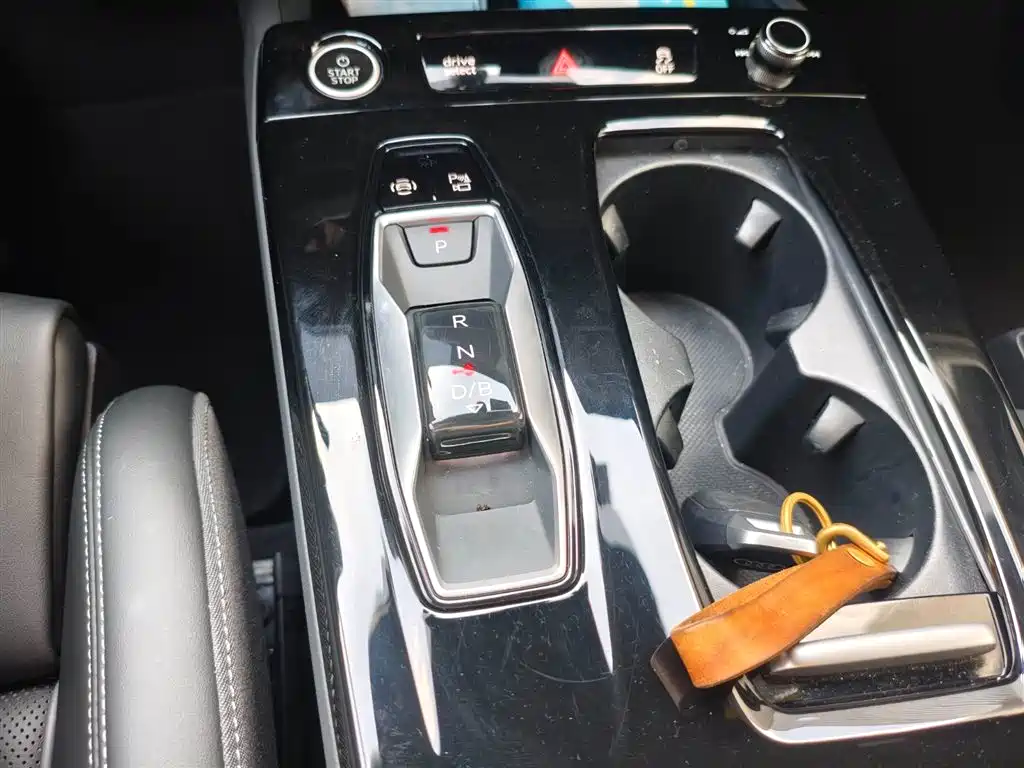 Audi AudiQ6L e-tron — миниатюра 18