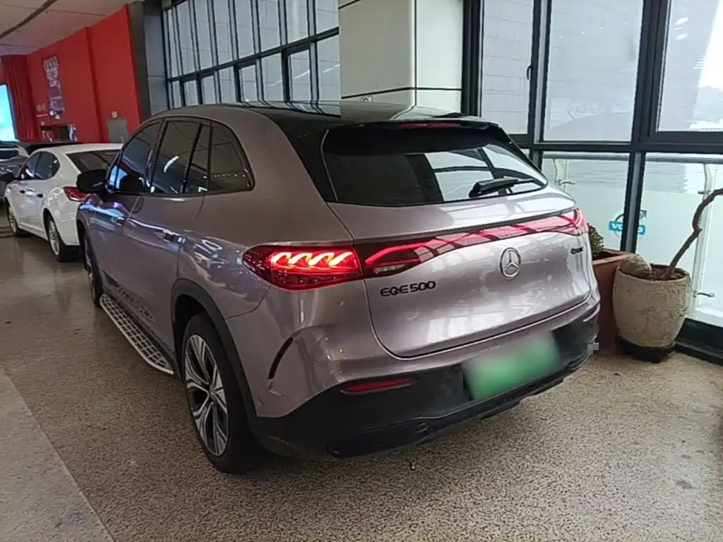 Mercedes-Benz EQE SUV — миниатюра 5