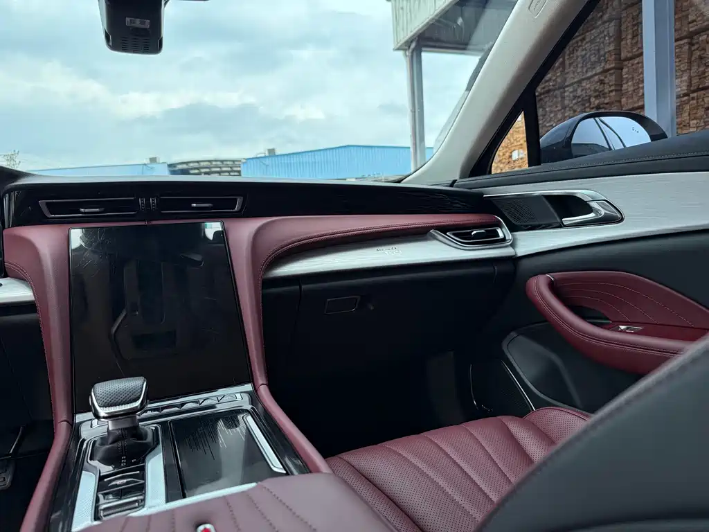 Hongqi Hongqi H5 — миниатюра 15