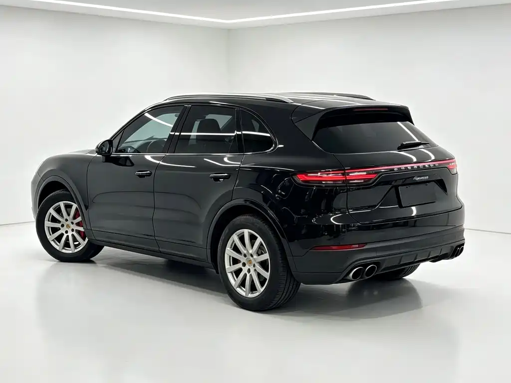 Porsche Cayenne — миниатюра 10