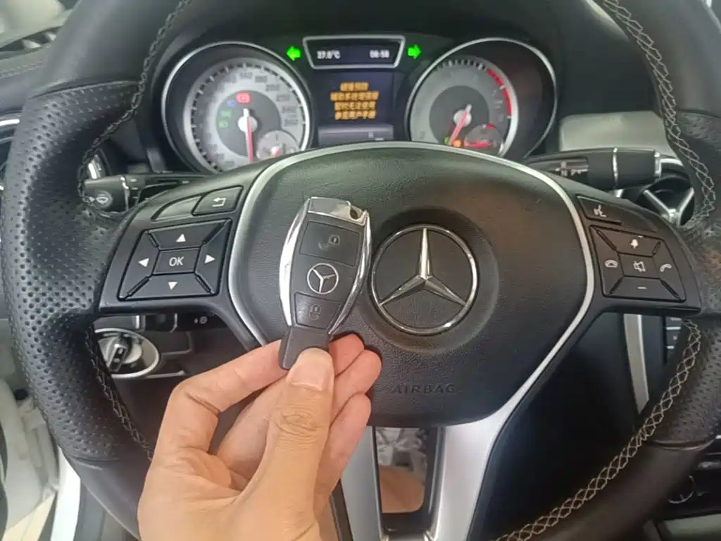 Mercedes-Benz GLA 2016 GLA 200 Fashion
