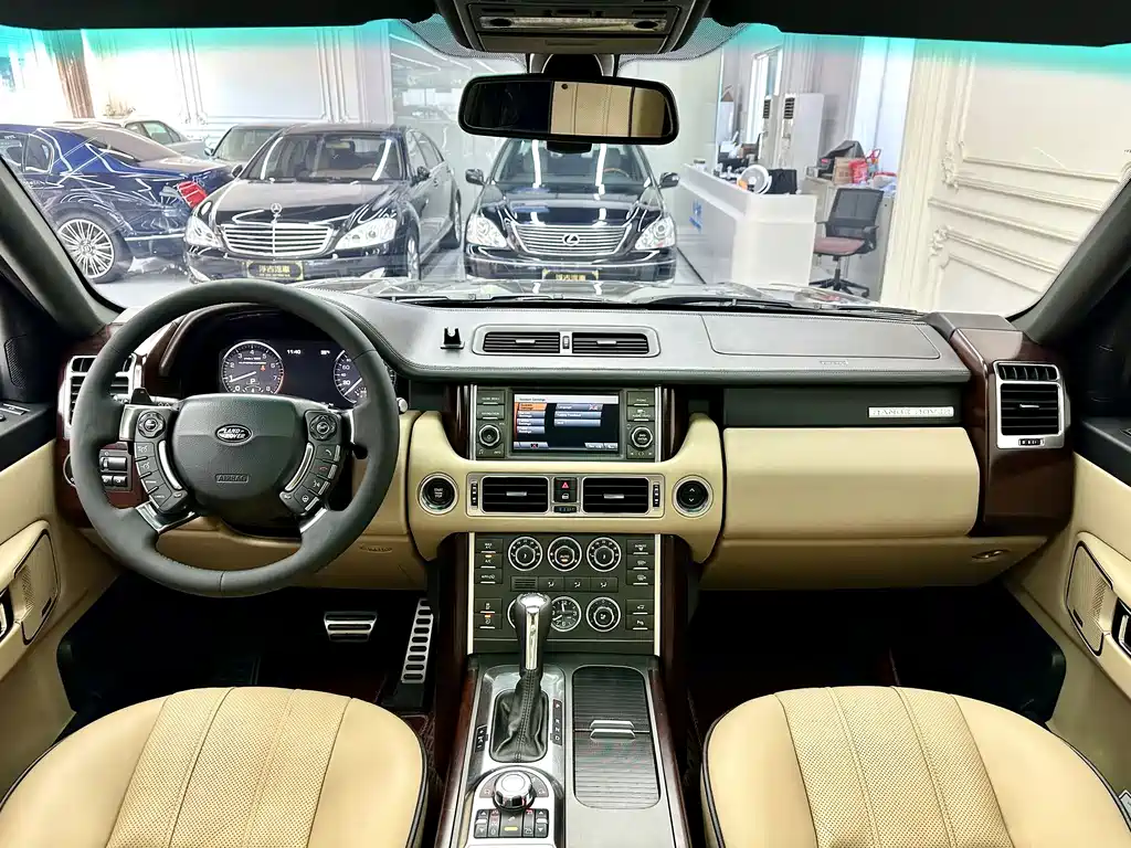 Land Rover Range Rover — миниатюра 8