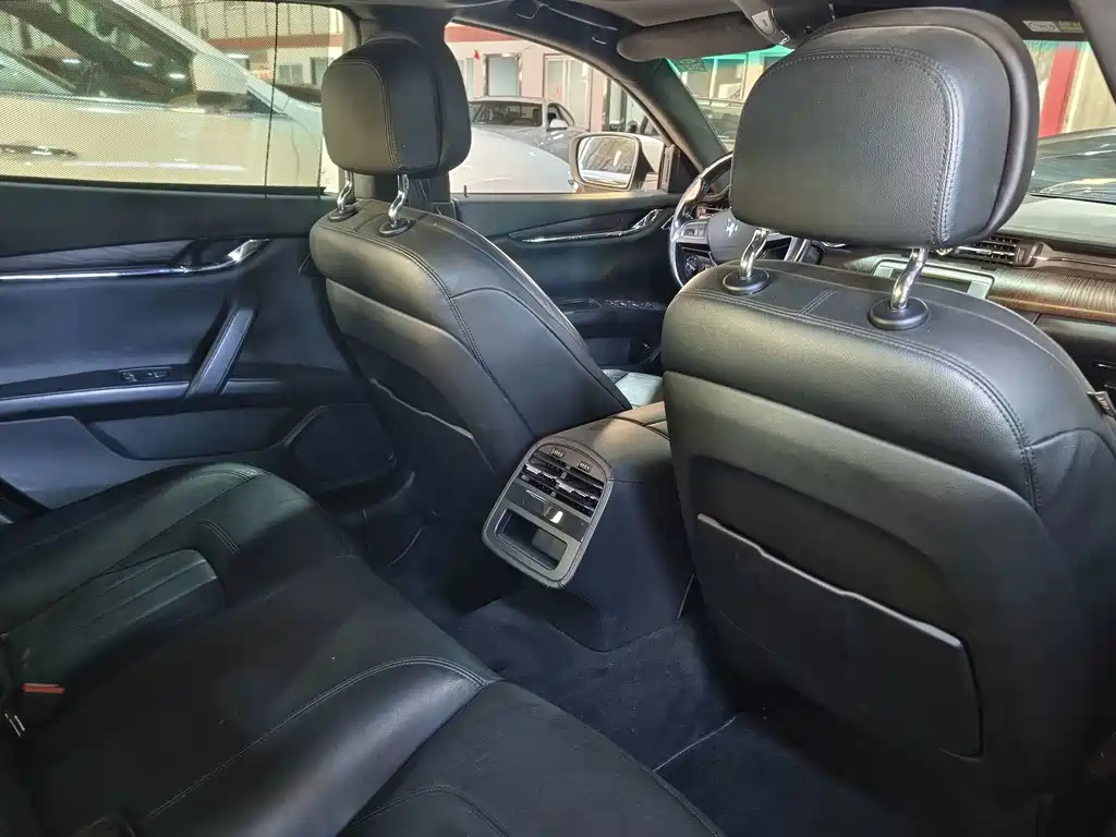 Maserati Quattroporte — миниатюра 12