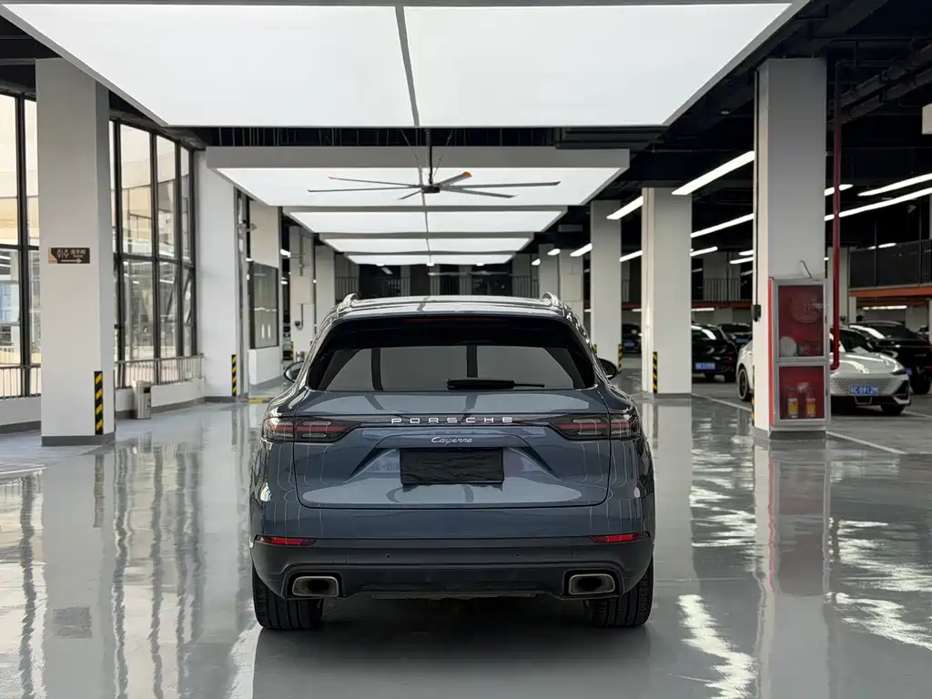 Porsche Cayenne — миниатюра 14