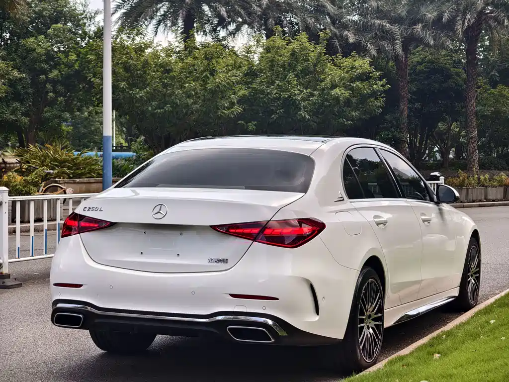 Mercedes-Benz C-Class — миниатюра 7