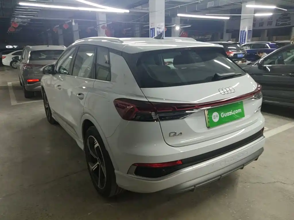 Audi Q4 e-tron — миниатюра 5