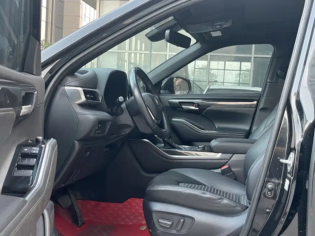 Toyota Crown Kluger — миниатюра 6