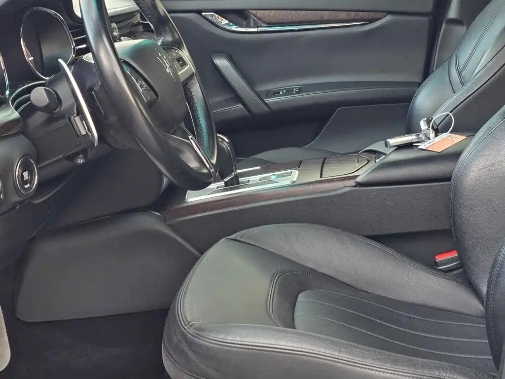 Maserati Quattroporte — миниатюра 4