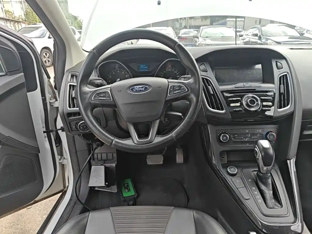 Ford Focus — миниатюра 11