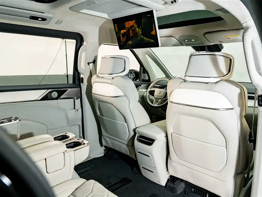 Volvo EM90 — миниатюра 27