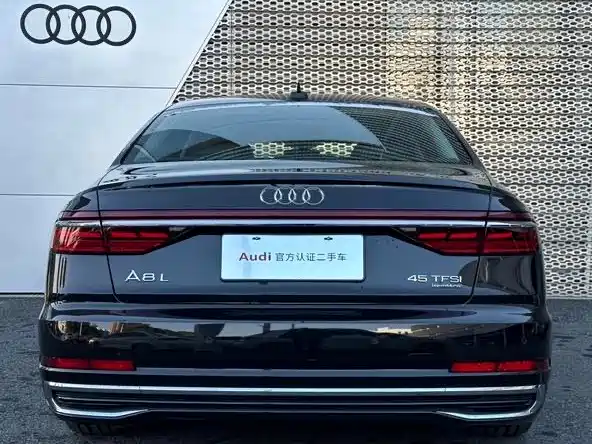 Audi A8 — миниатюра 5