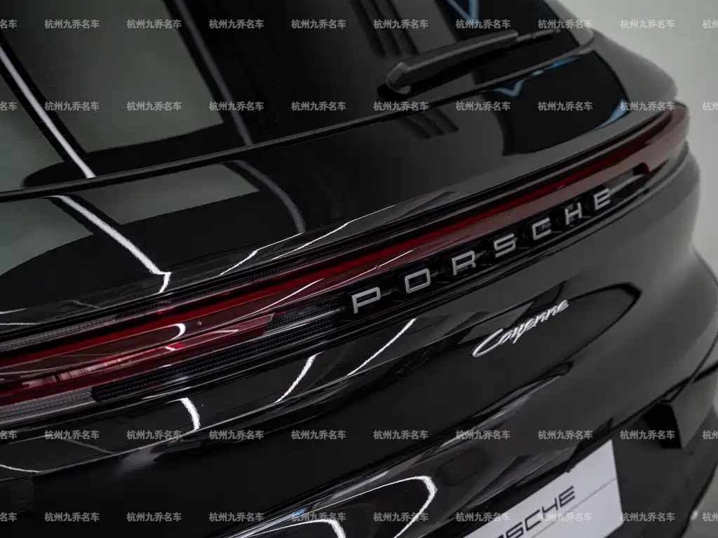 Porsche Cayenne — миниатюра 12