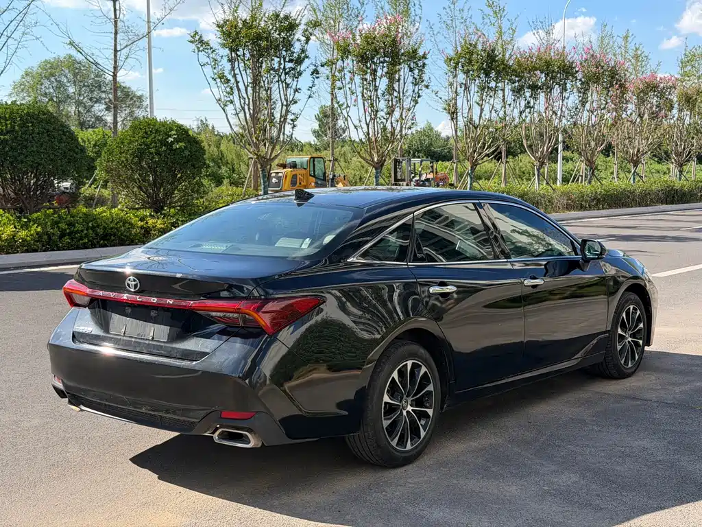 Toyota Avalon — миниатюра 8
