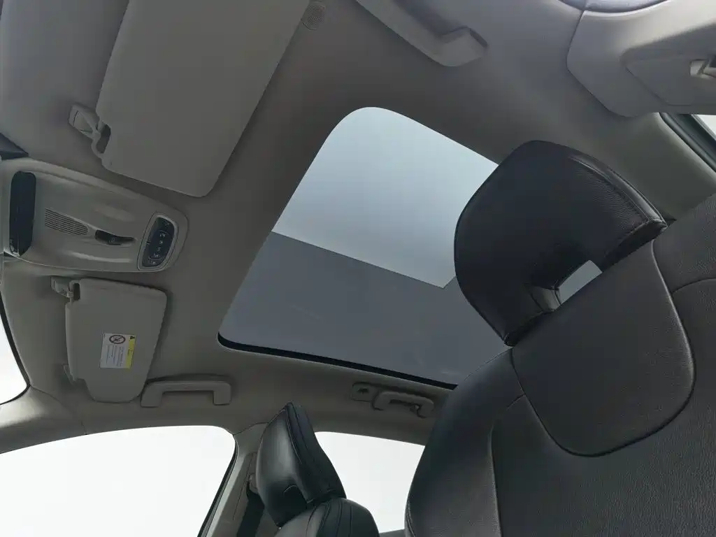 Volvo V40 — миниатюра 14