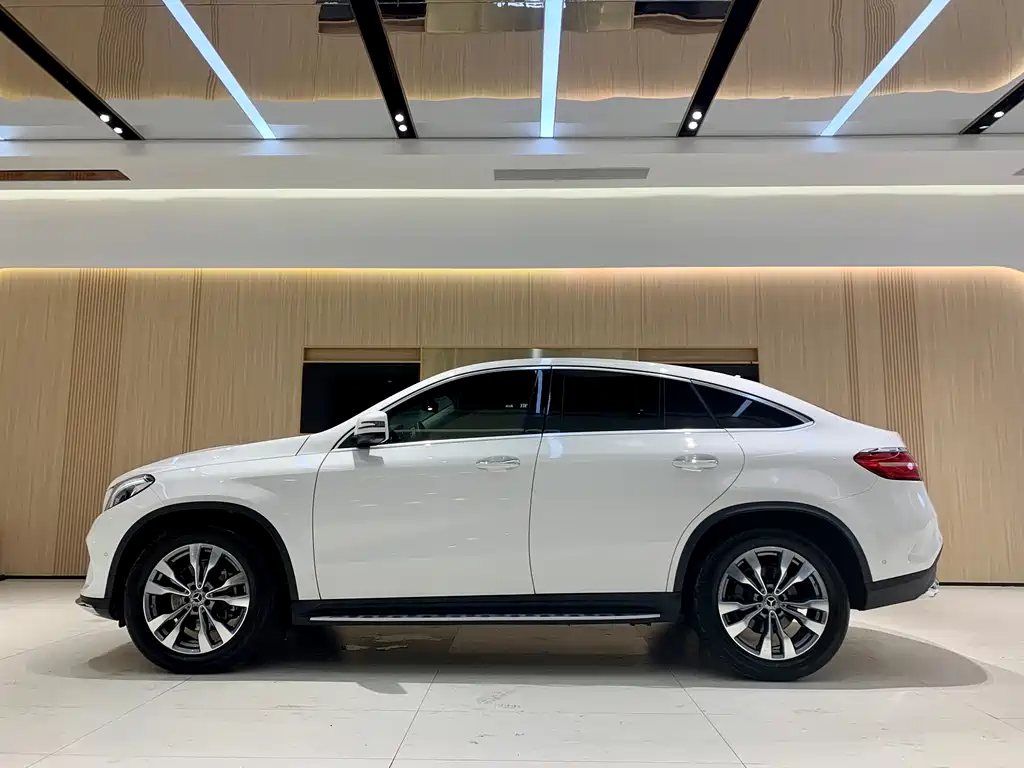 Mercedes-Benz GLE Coupe GLE 400 4MATIC Coupe SUV, фото 3