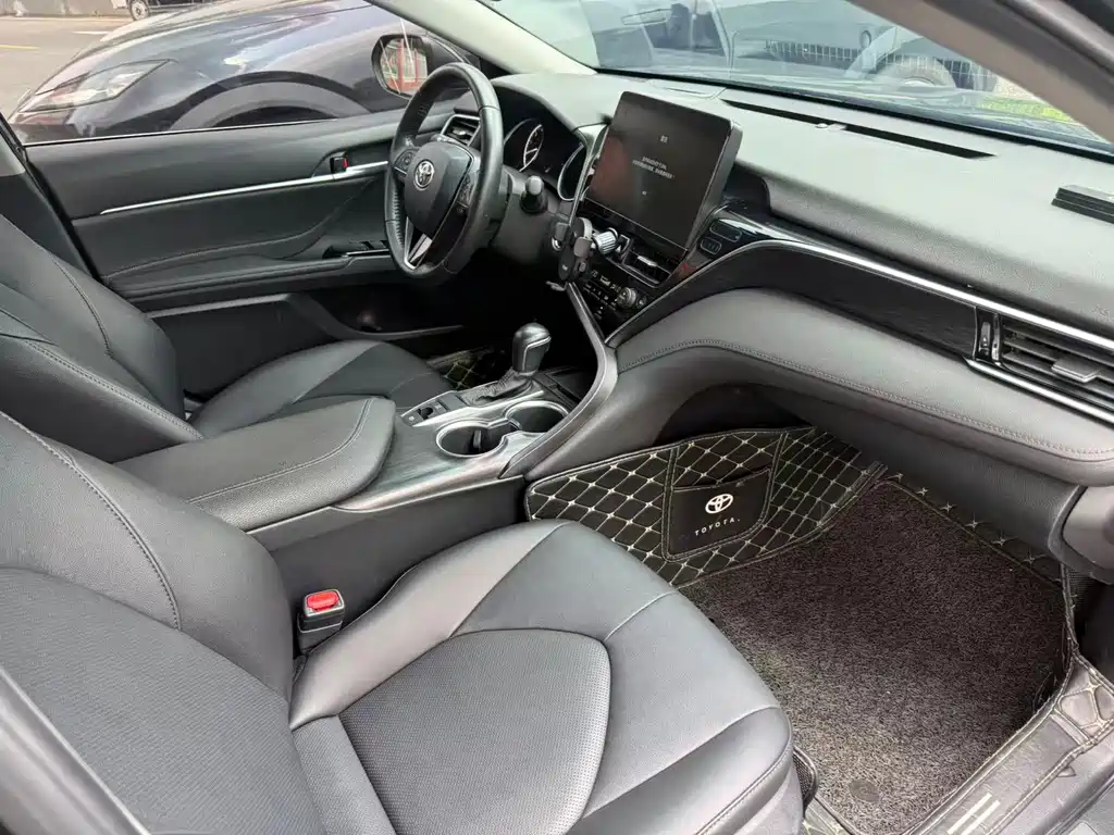 Toyota Camry — миниатюра 14