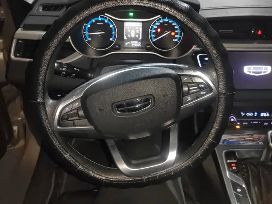 Geely Emgrand — миниатюра 15
