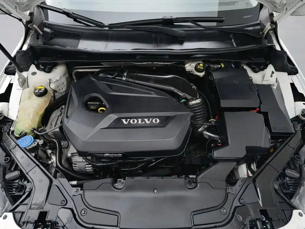 Volvo V40 — миниатюра 6