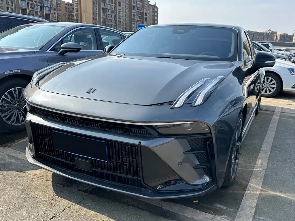 Купить Lynk & Co 03