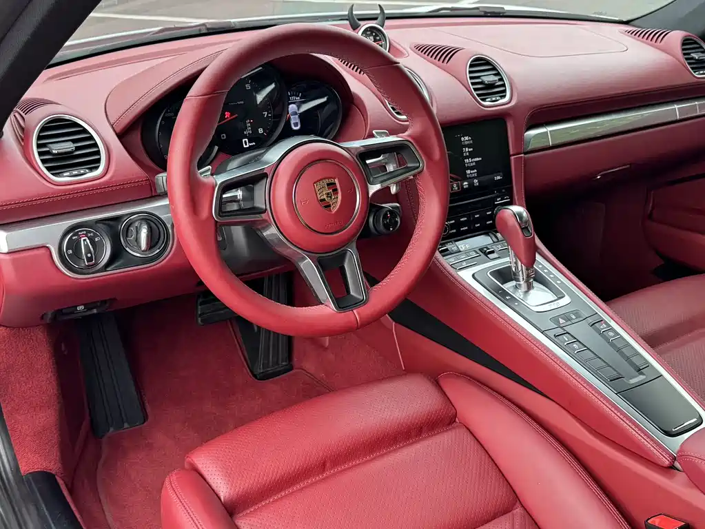 Porsche 718 2018 Cayman 2.0T