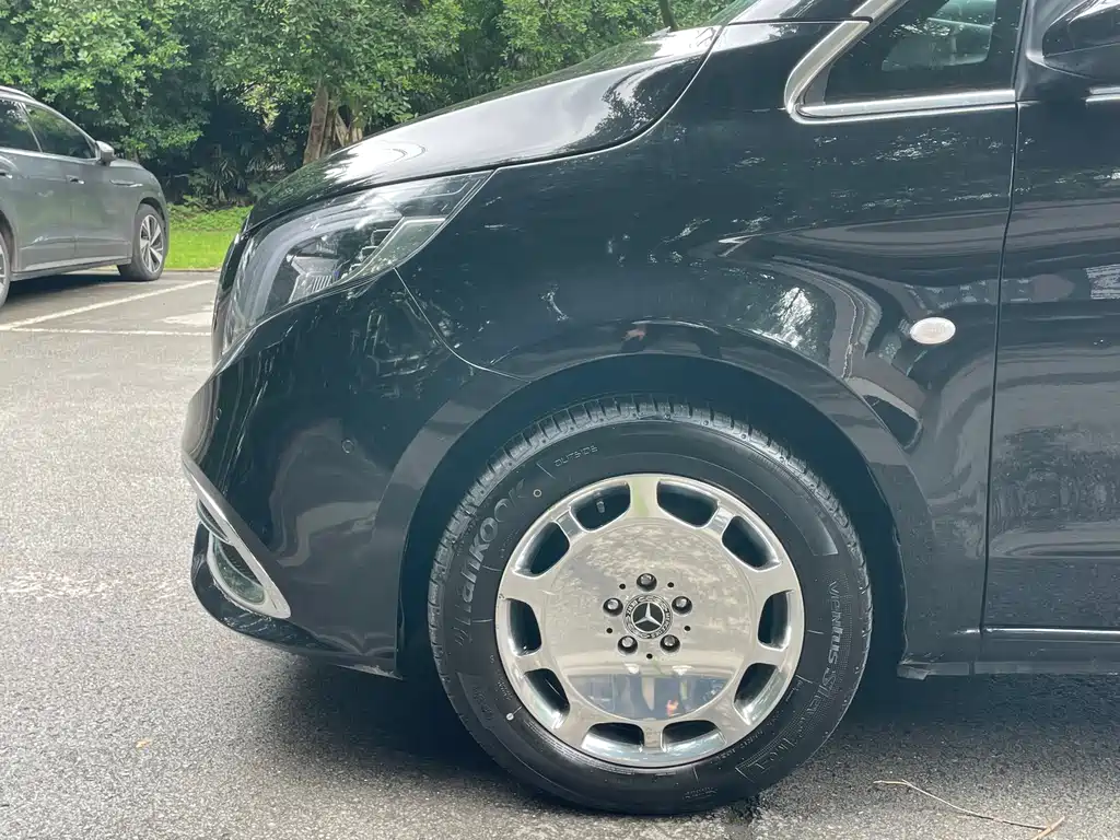 Mercedes-Benz Vito 2021 2.0T 7 мест
