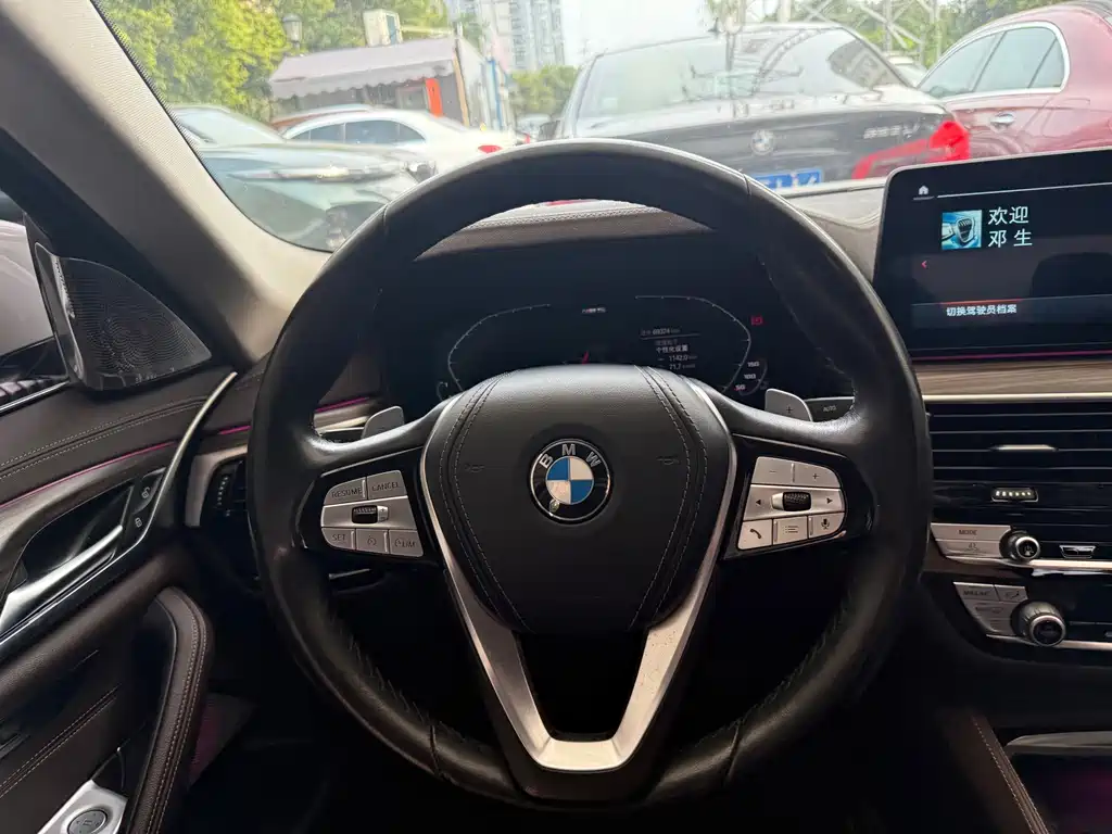 BMW 5 Series — миниатюра 27