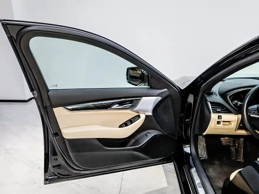 Cadillac CT5 — миниатюра 7