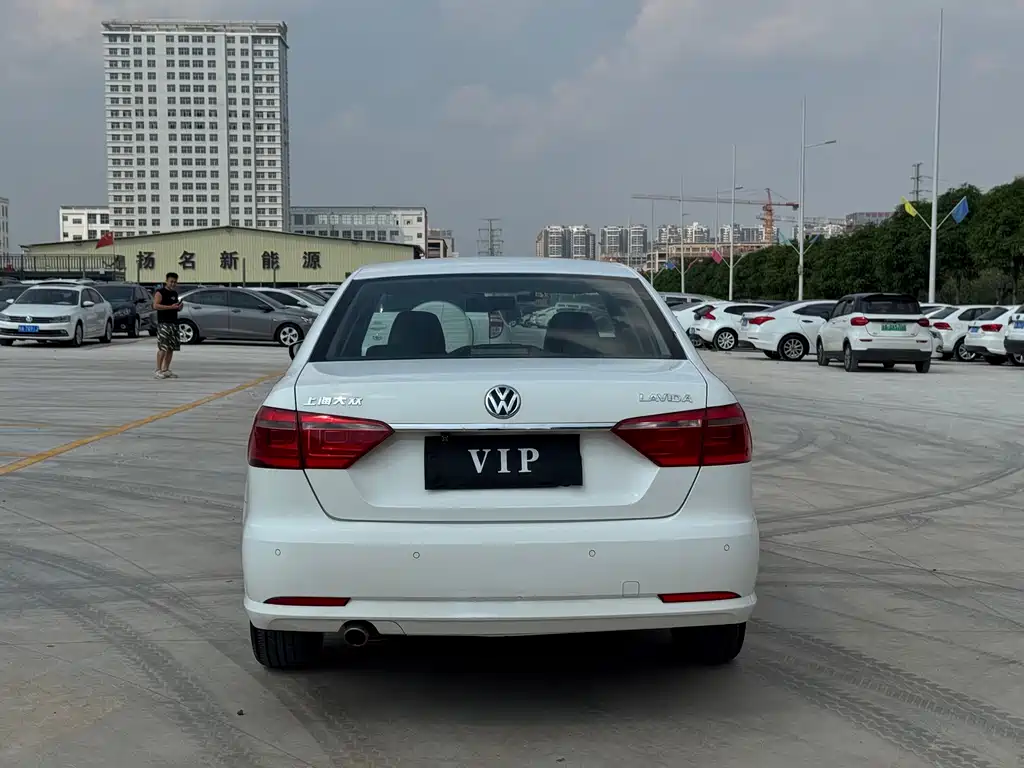Volkswagen Lavida — миниатюра 5