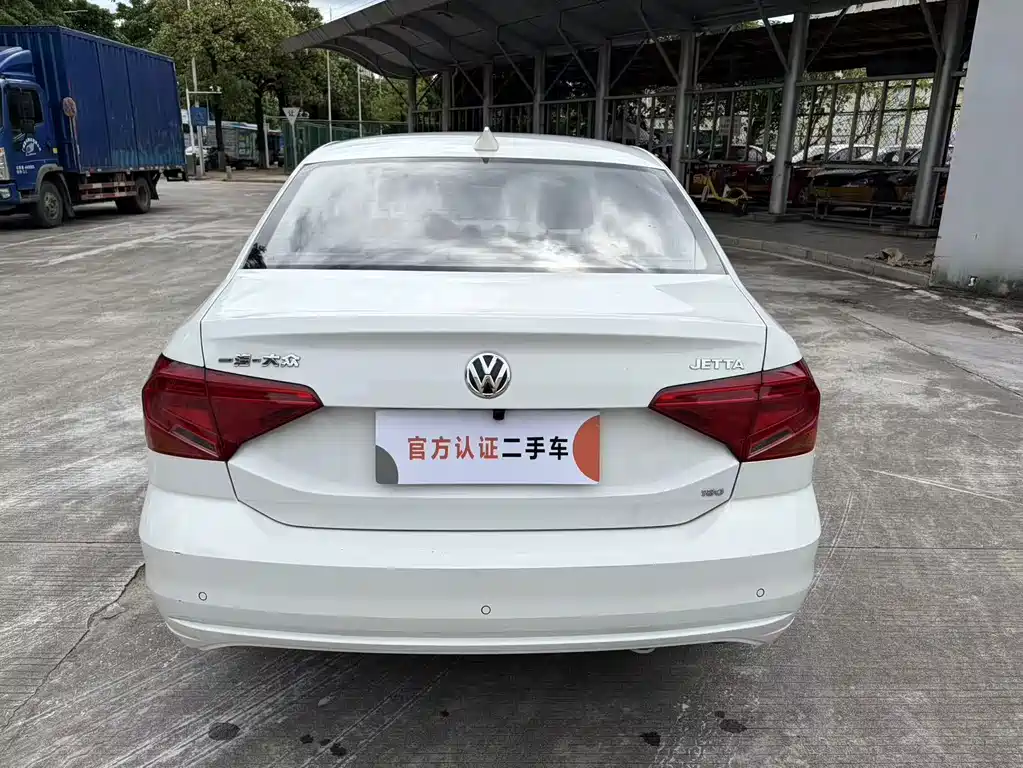 Volkswagen Jetta — миниатюра 6