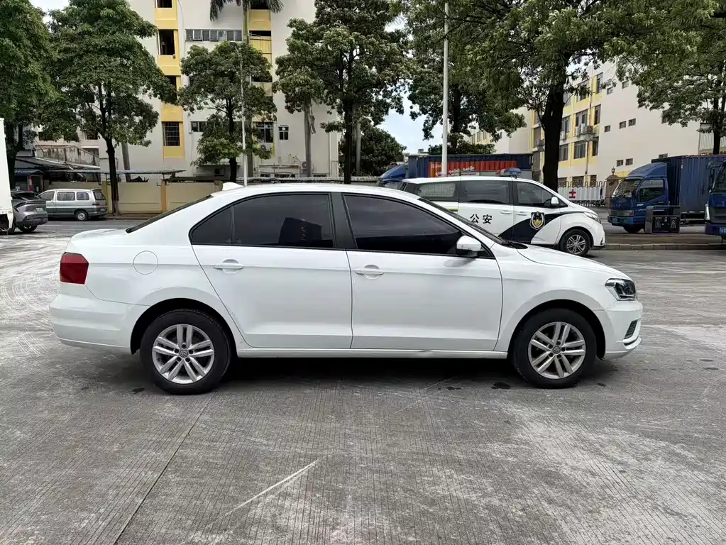 Volkswagen Jetta — миниатюра 4