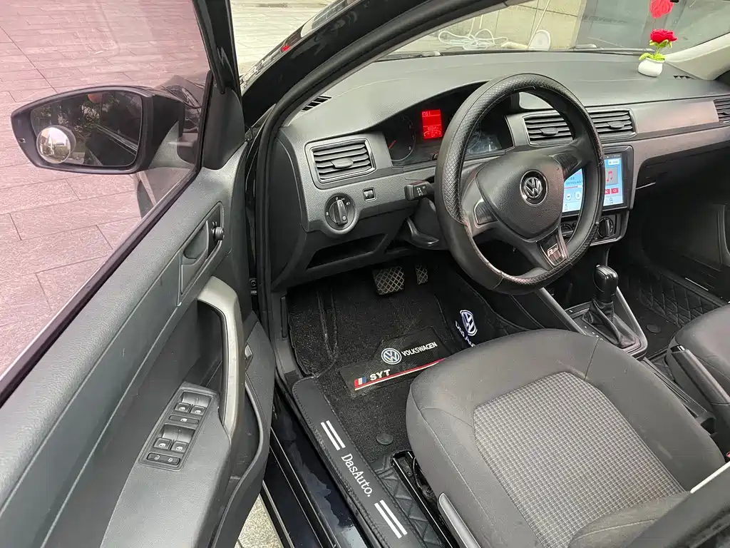 Volkswagen Santana — миниатюра 7