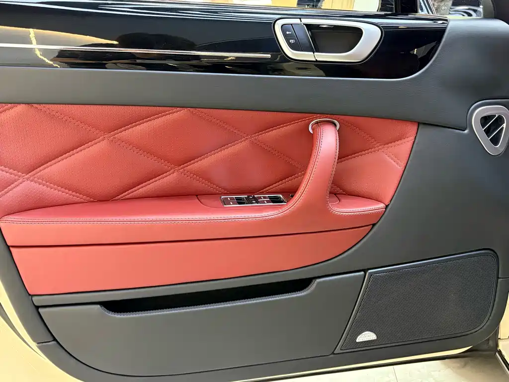 Bentley Flying Spur — миниатюра 9