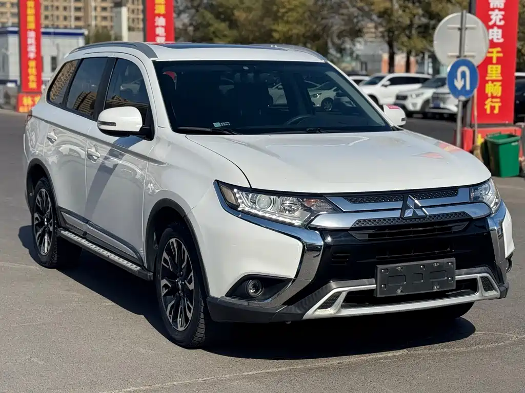 Mitsubishi Outlander — миниатюра 3
