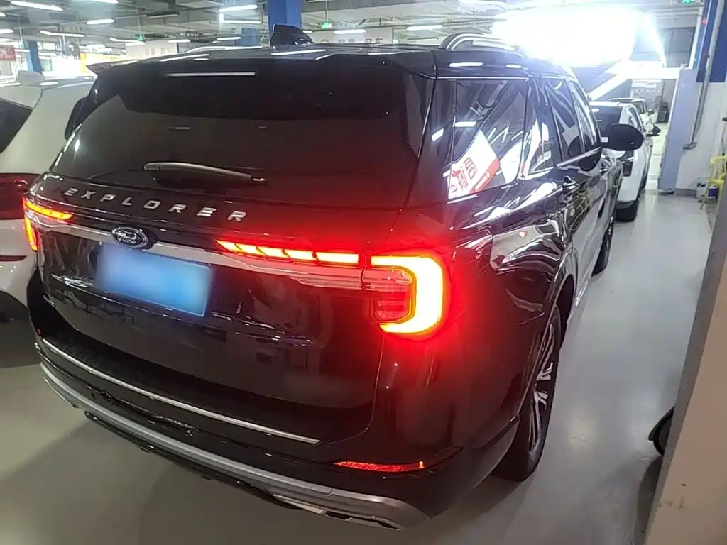 Ford Explorer — миниатюра 7