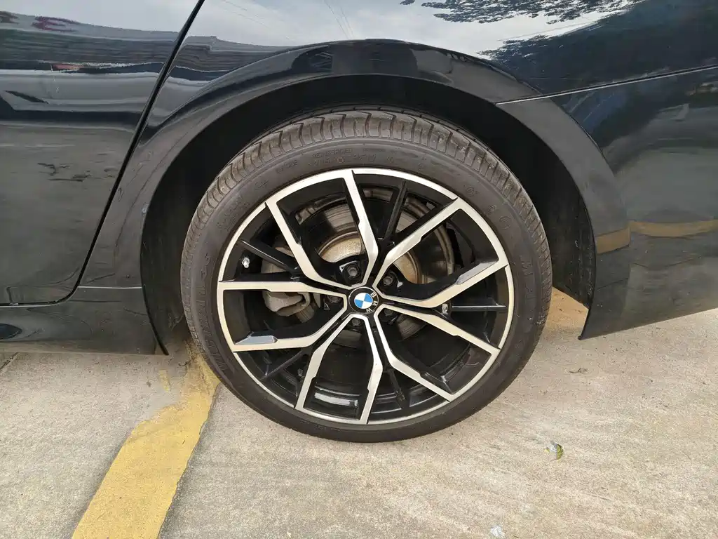 BMW 5 Series — миниатюра 28