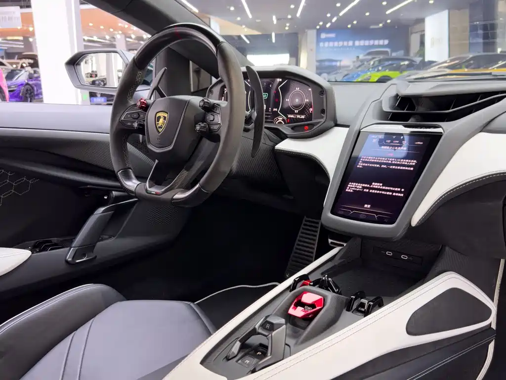 Lamborghini Revuelto — миниатюра 24