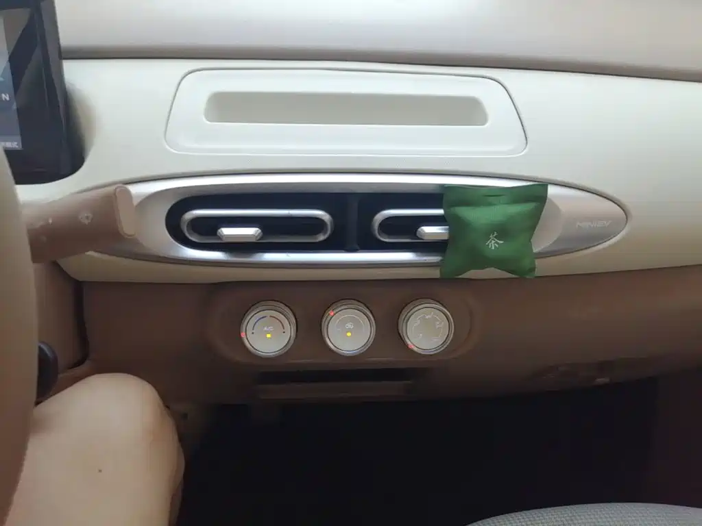 Wuling MINIEV — миниатюра 13