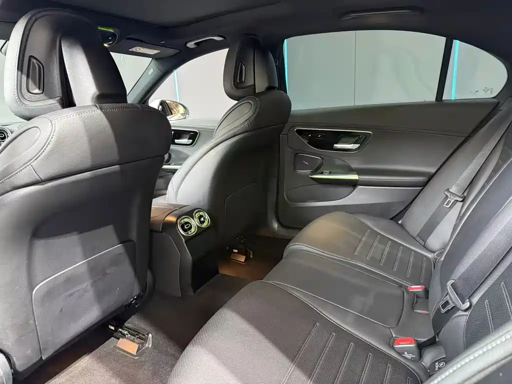 Mercedes-Benz C-Class — миниатюра 10