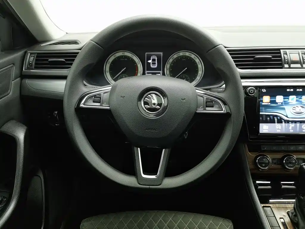 Skoda Superb — миниатюра 11