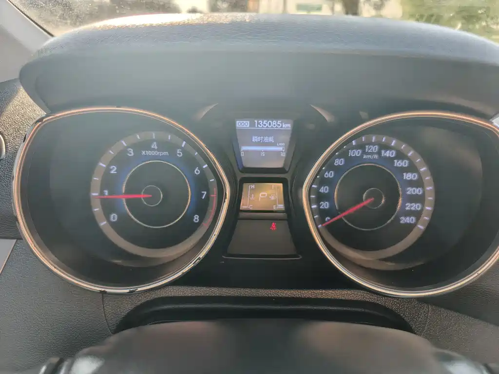Hyundai Elantra Langdong — миниатюра 15
