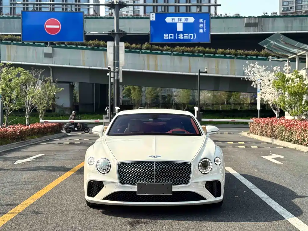 Bentley Continental 2023