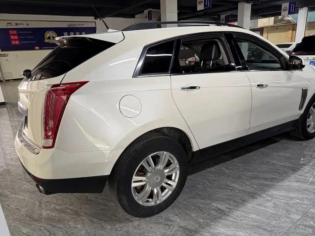 Cadillac SRX — миниатюра 9