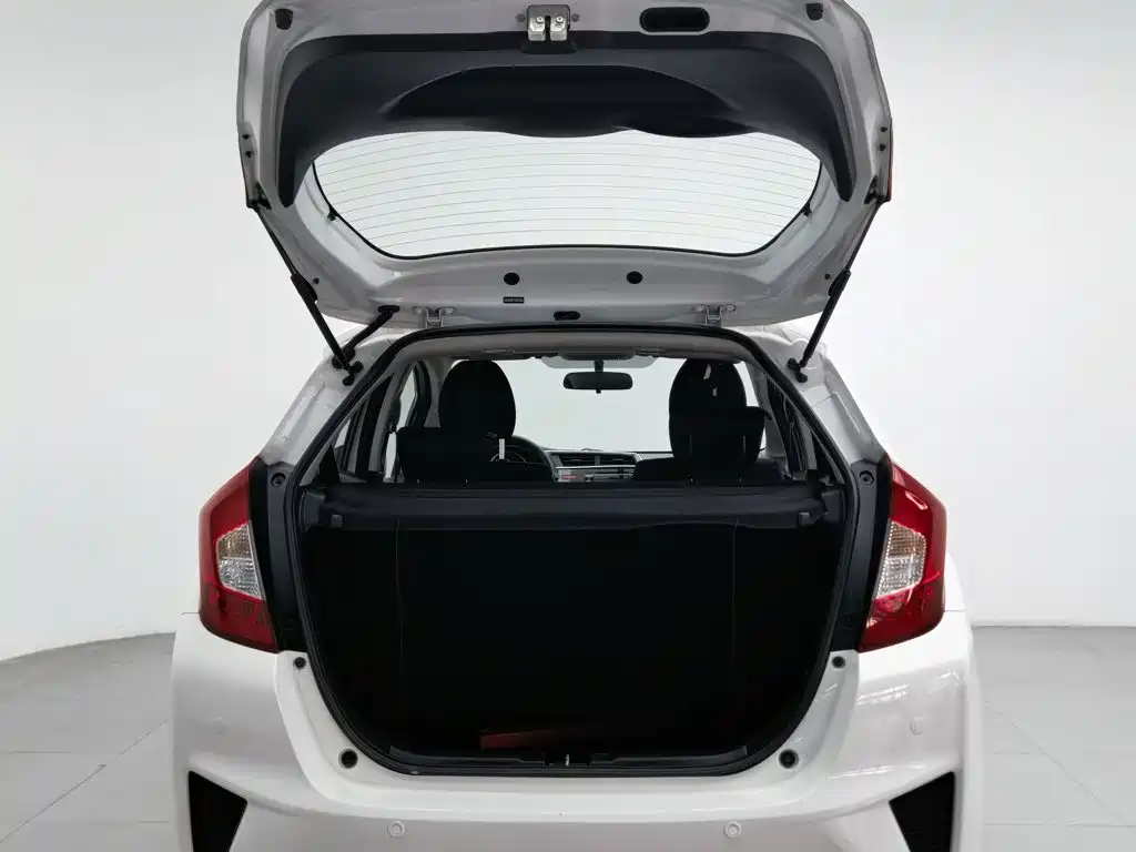 Honda Fit — миниатюра 16