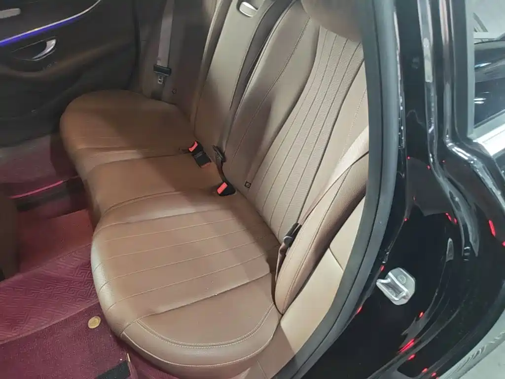 Mercedes-Benz E-Class — миниатюра 17