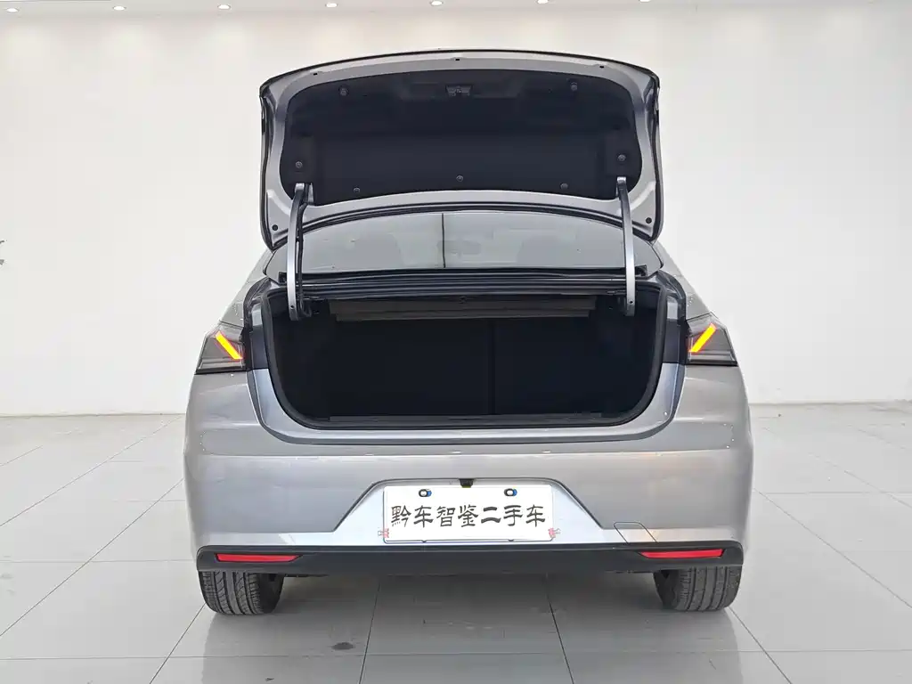 Peugeot 408 — миниатюра 19